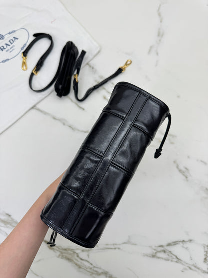 PRADA Mini Bonnie 油蠟牛皮