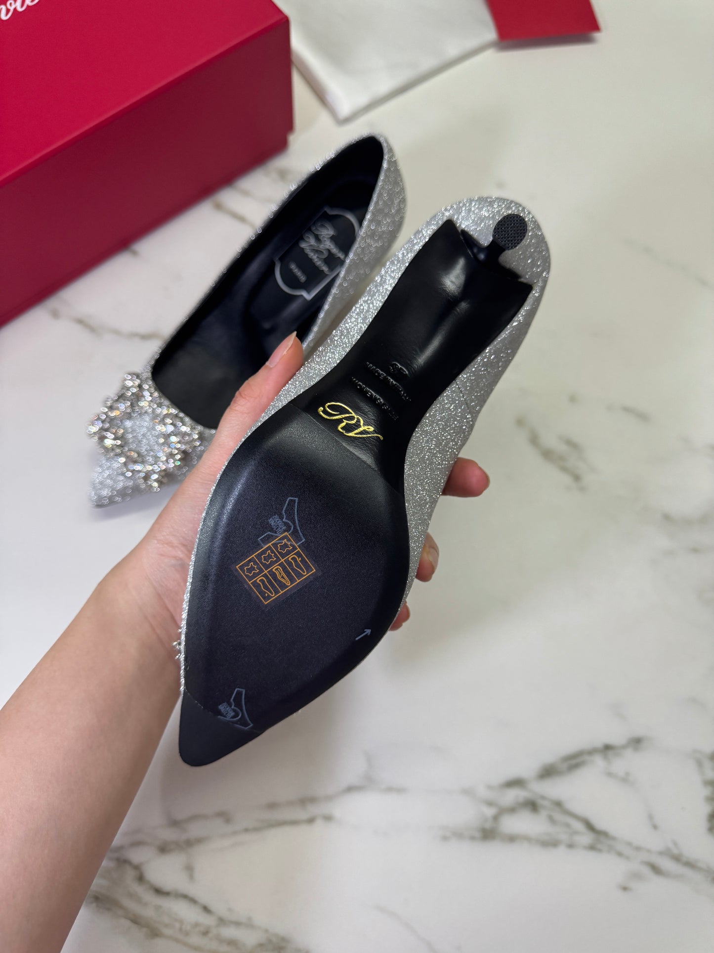 RV 銀色細閃 鑽扣高跟鞋 6cm