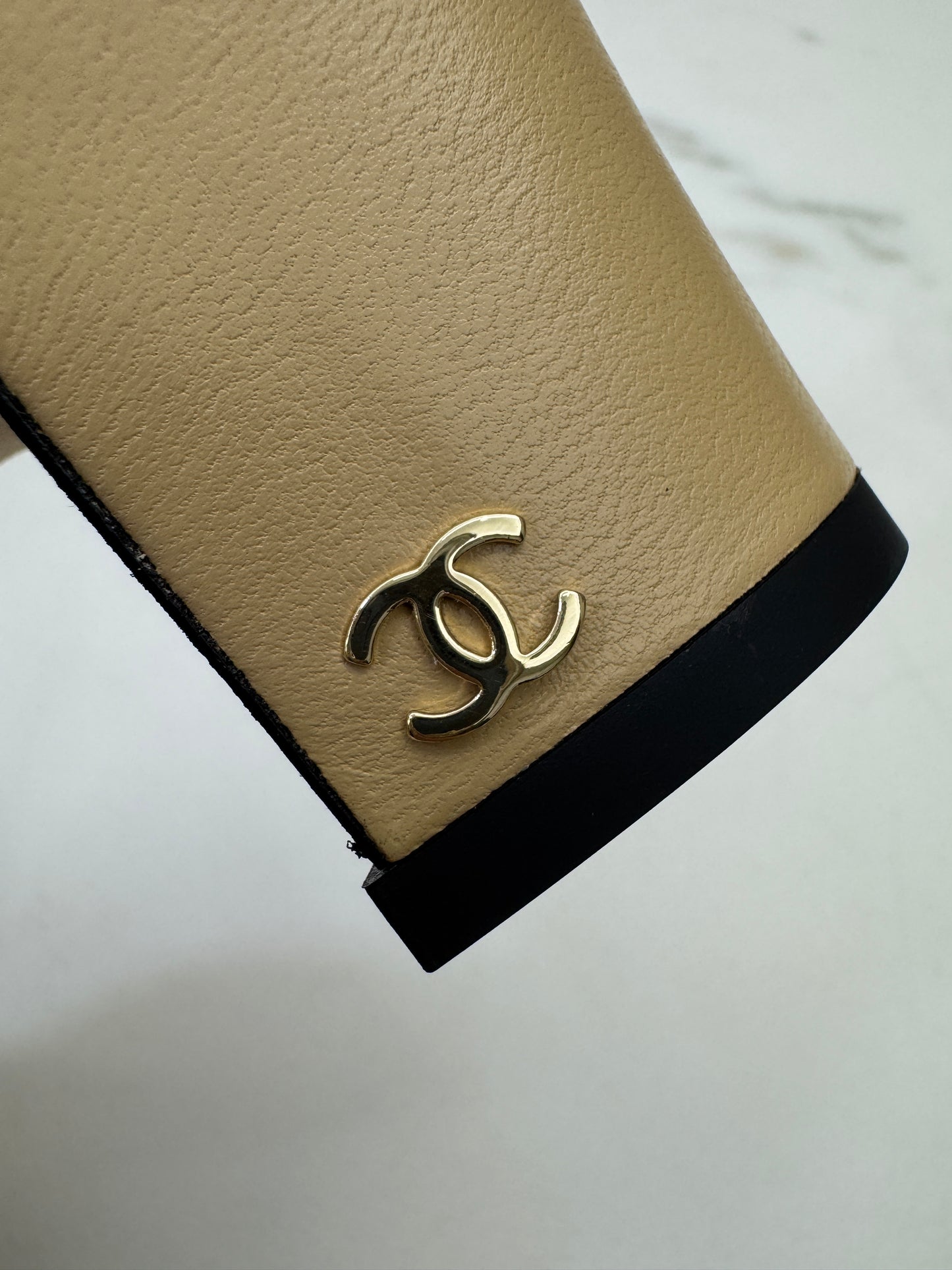 CHANEL Slingback 6.5cm 杏拼黑