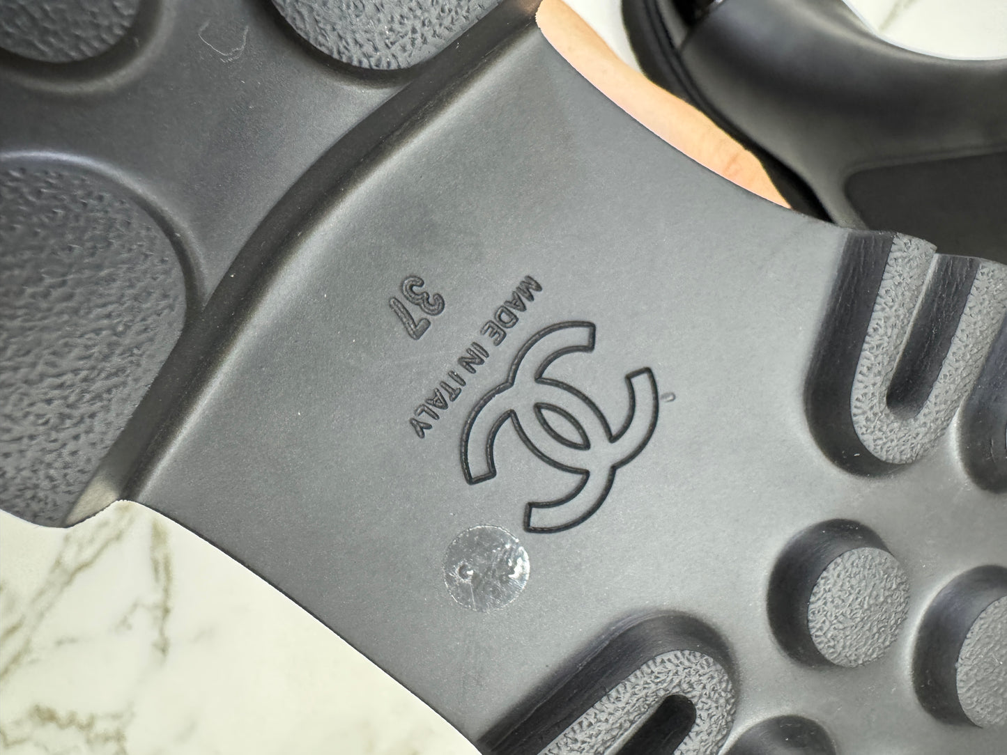CHANEL 22C 漆皮拼牛皮 切爾西短靴 Chelsea Boots