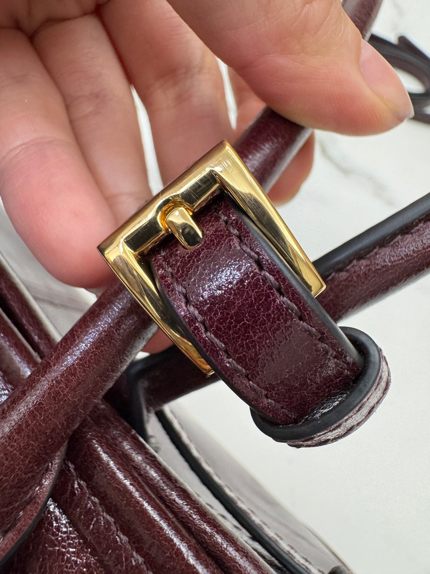 PRADA Bonnie Medium 酒紅油臘皮