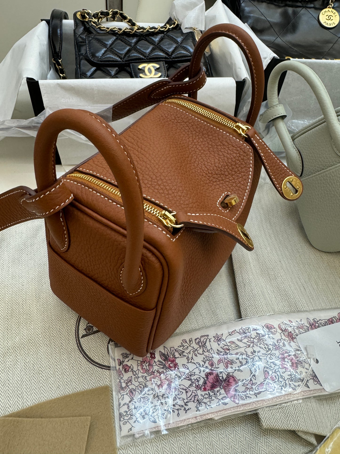 HERMES Mini Lindy 金棕金扣 Gold TC GHD