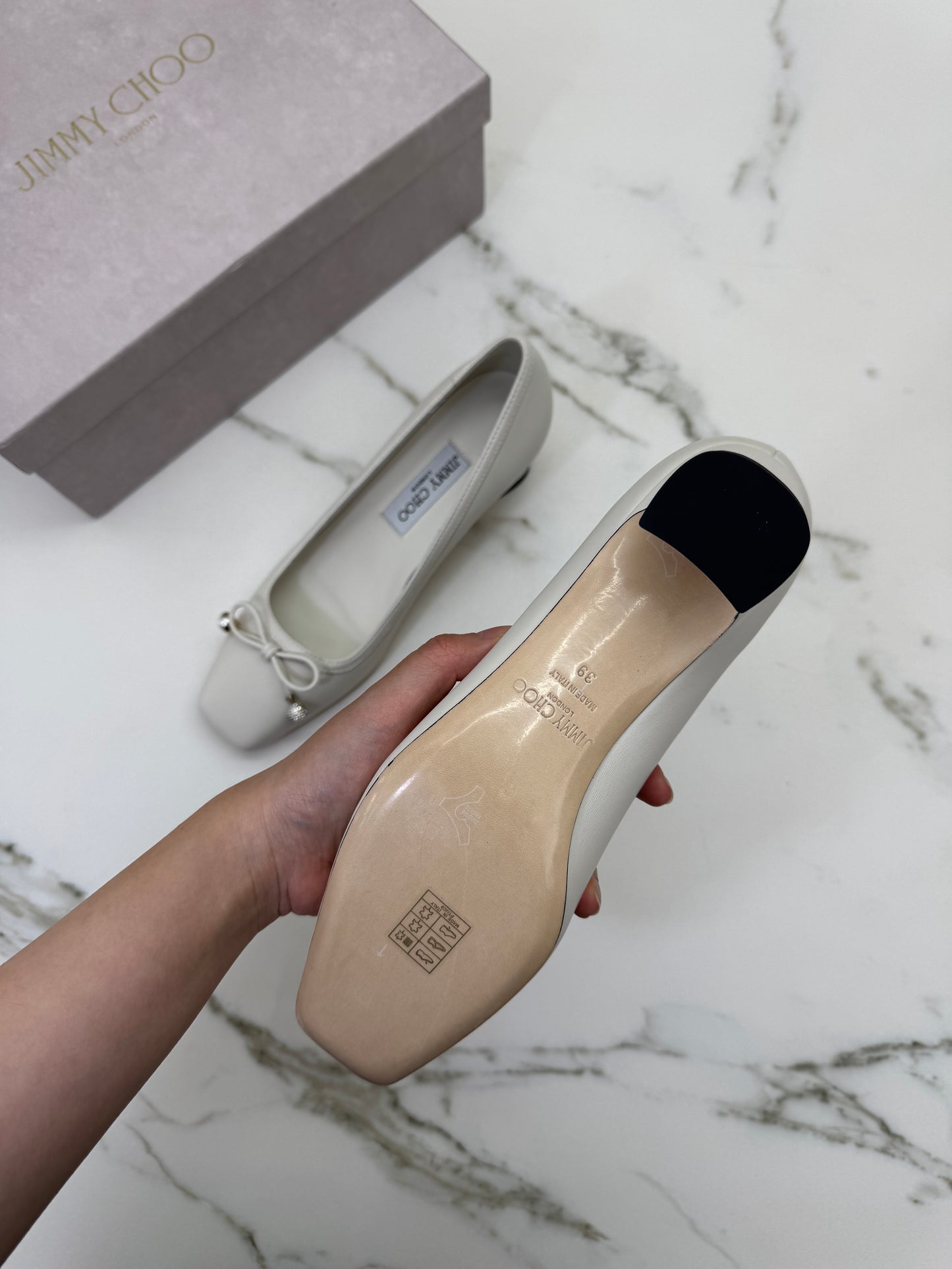 JIMMY CHOO 方頭珍珠拼鑽蝴蝶結 米白