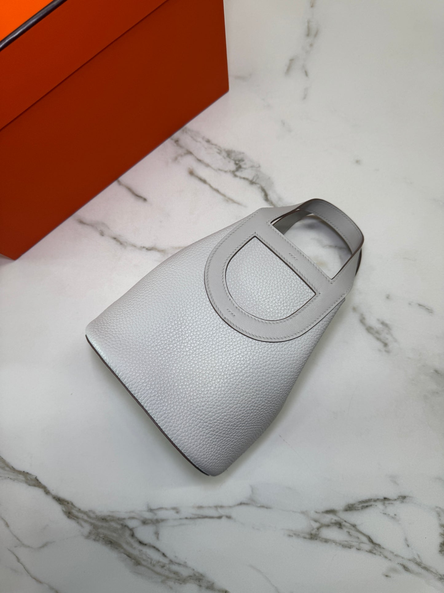 HERMES In The Loop 豬鼻菜籃子 M4奶灰色銀扣 Gris Pale PHW