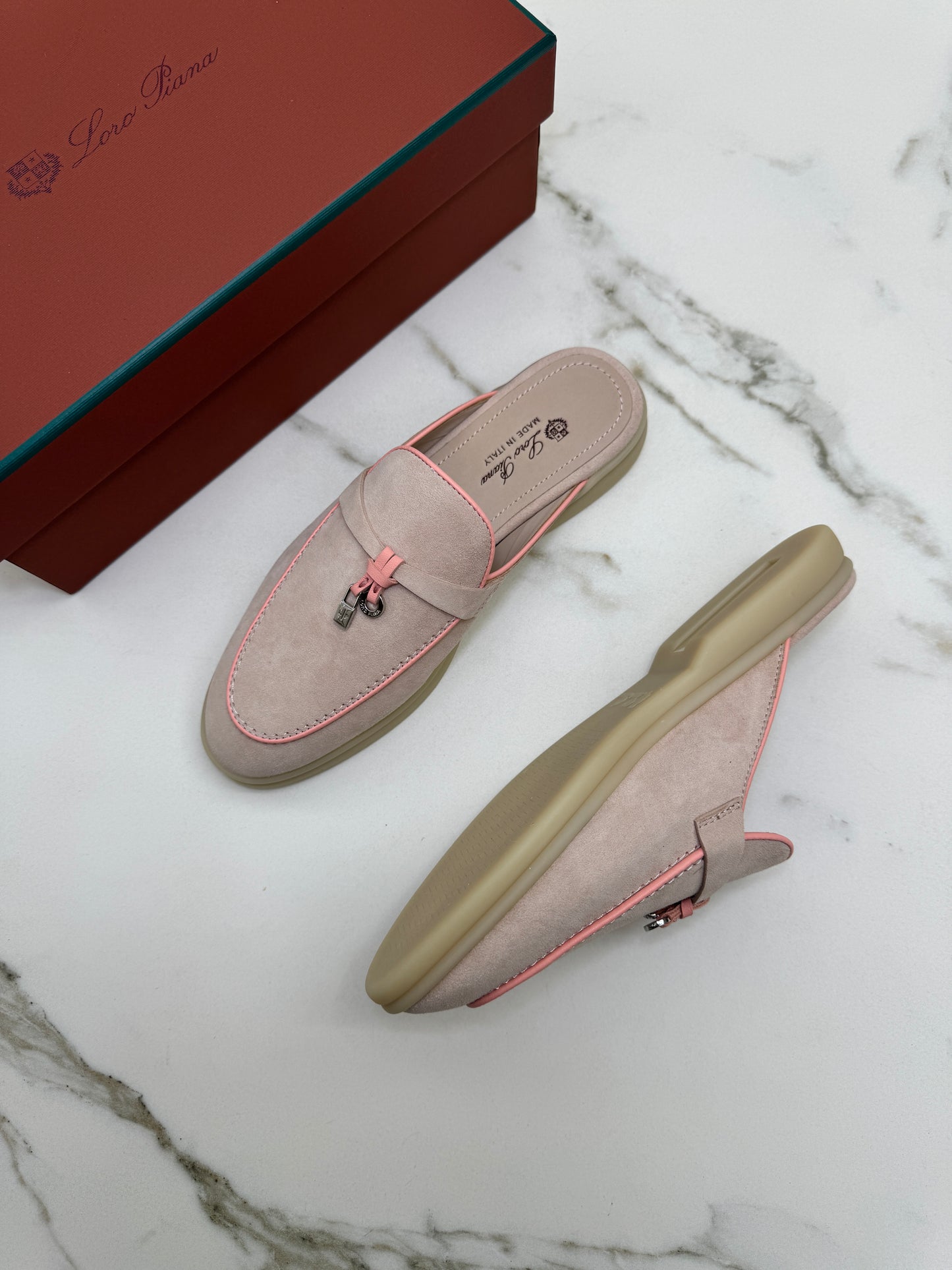 LORO PIANA Babouche Charms Walk Loafer Suede 粉沙色滚邊款