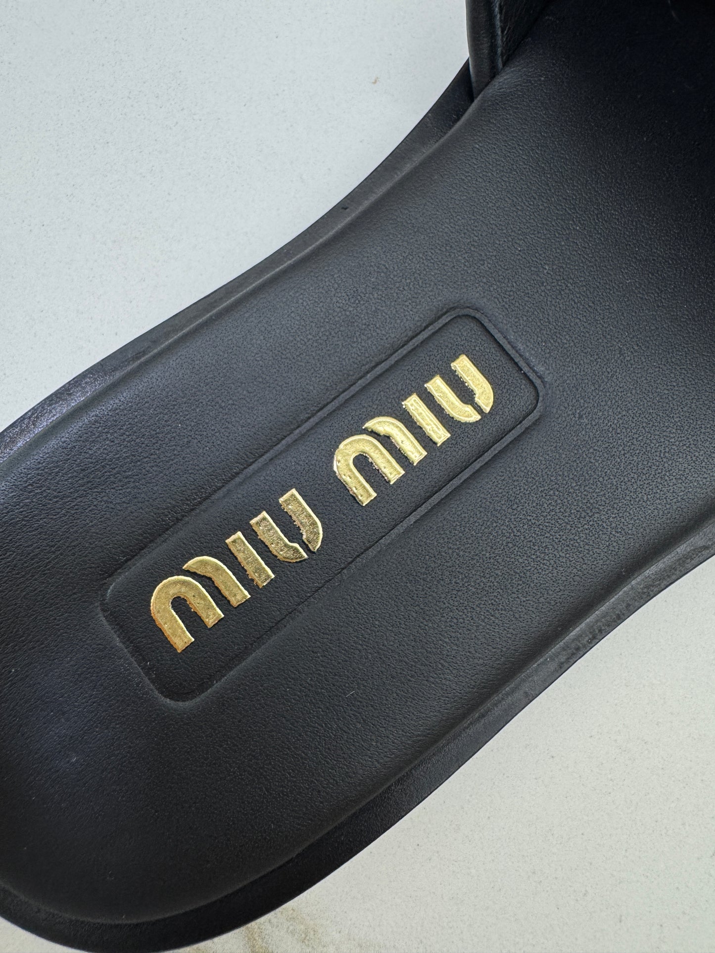 MIU MIU 草編拖鞋 黑色