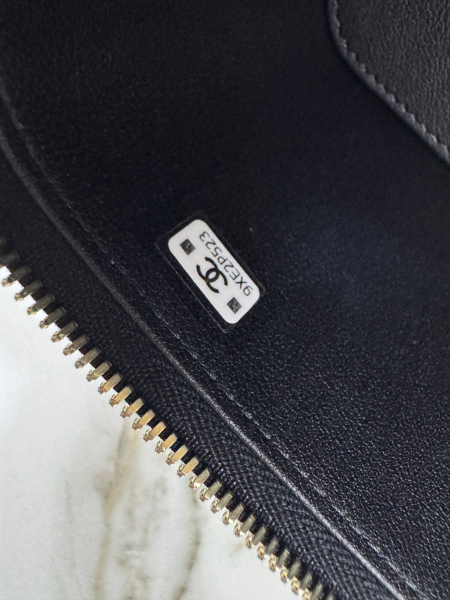 CHANEL 25B 牛皮手柄長盒