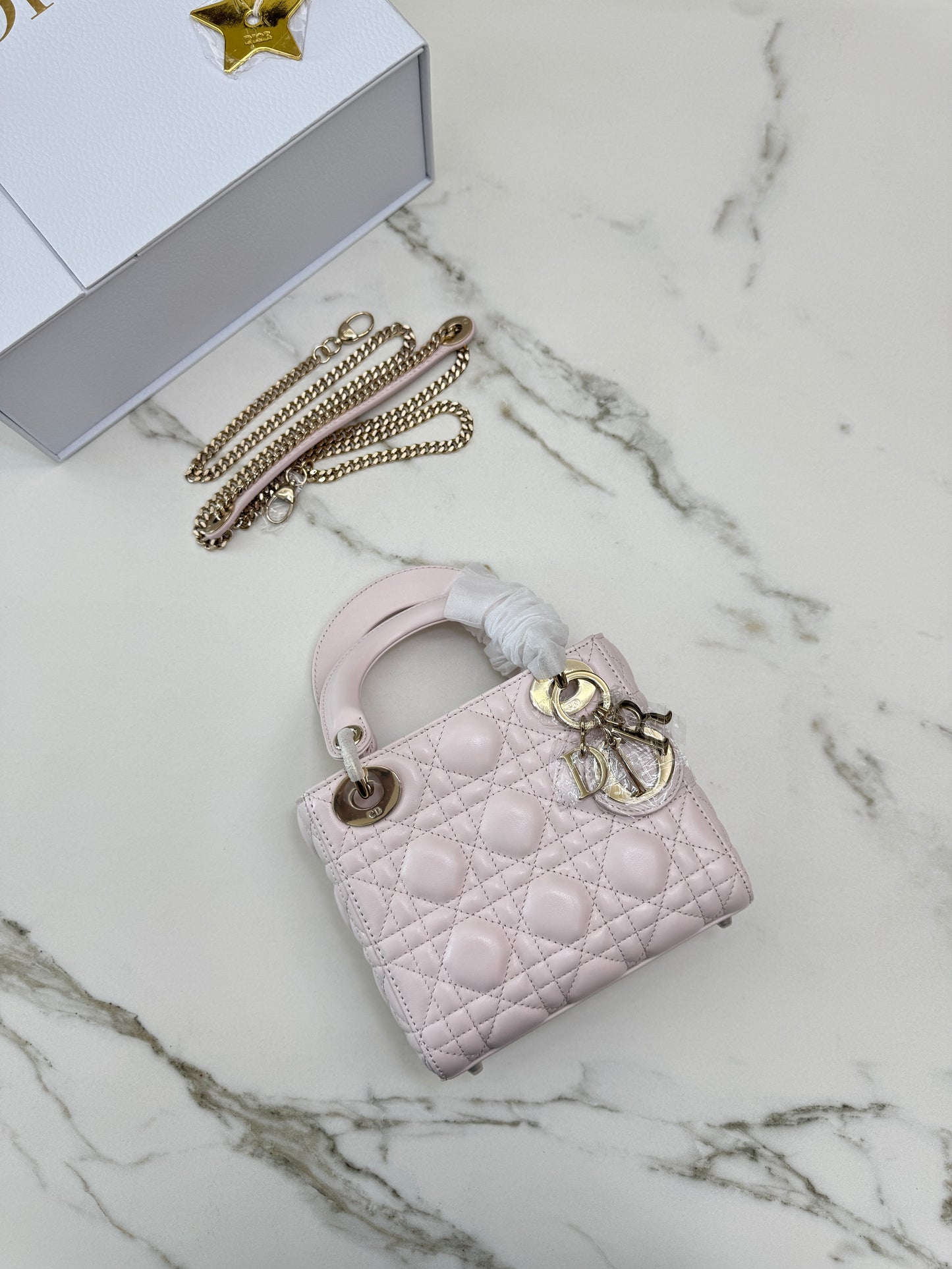 DIOR Mini Lady Dior 羊皮三格 淡粉色