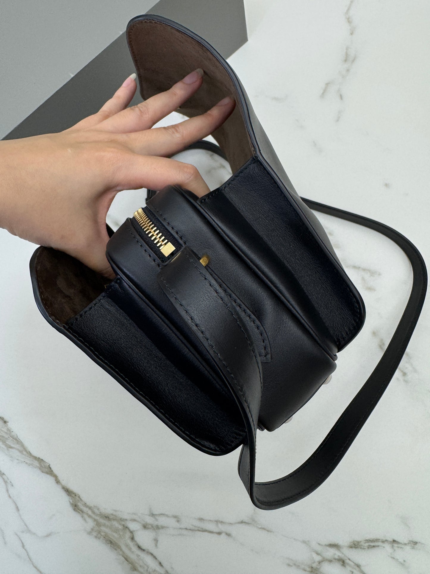 BALENCIAGA Le 7 Hobo
