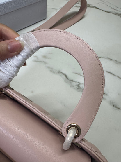 DIOR Lady Dior Small 胭脂粉