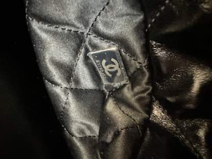 CHANEL mini 22 so black