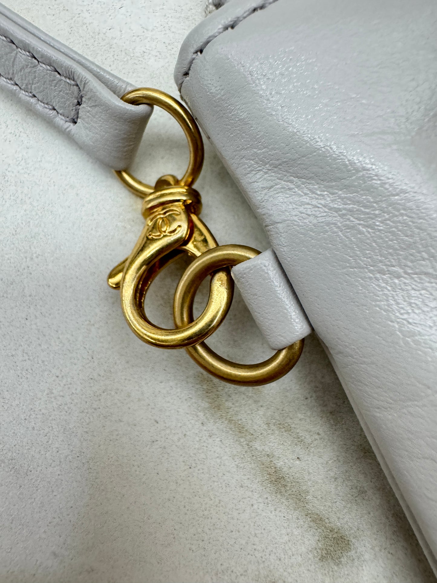 CHANEL 22Bag Small 25S淺灰色