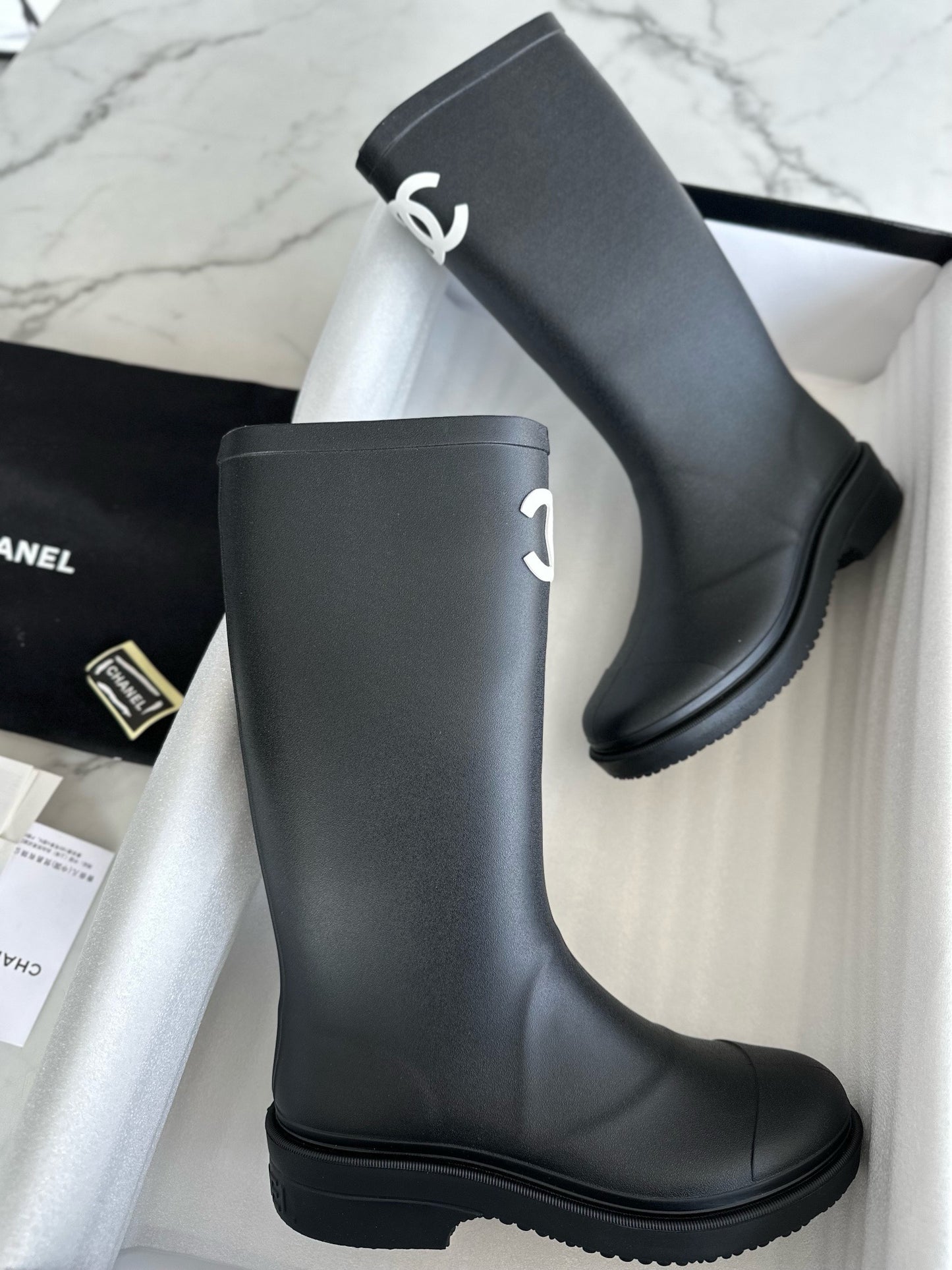 CHANEL 雨靴 🌟爆款 ￼