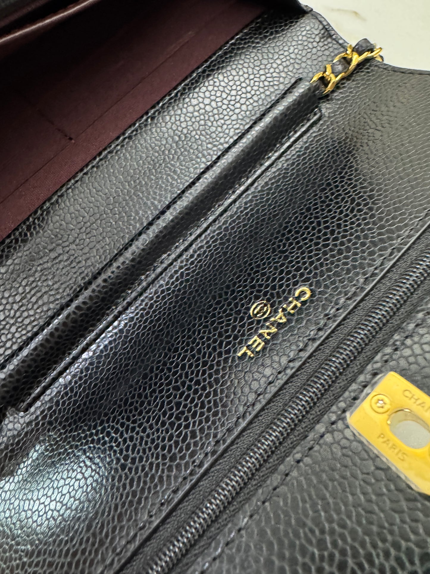 CHANEL Wallet On Chain 黑金牛 新版旋轉扣woc