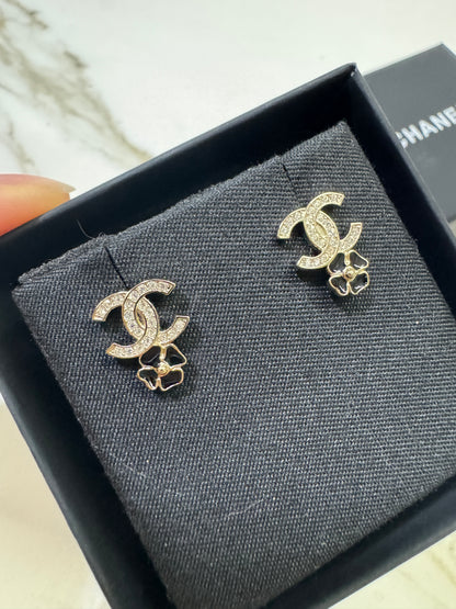 CHANEL 25P 黑色四葉草耳環