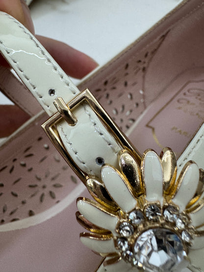 RV 小雛菊鏤空 Mary Jane