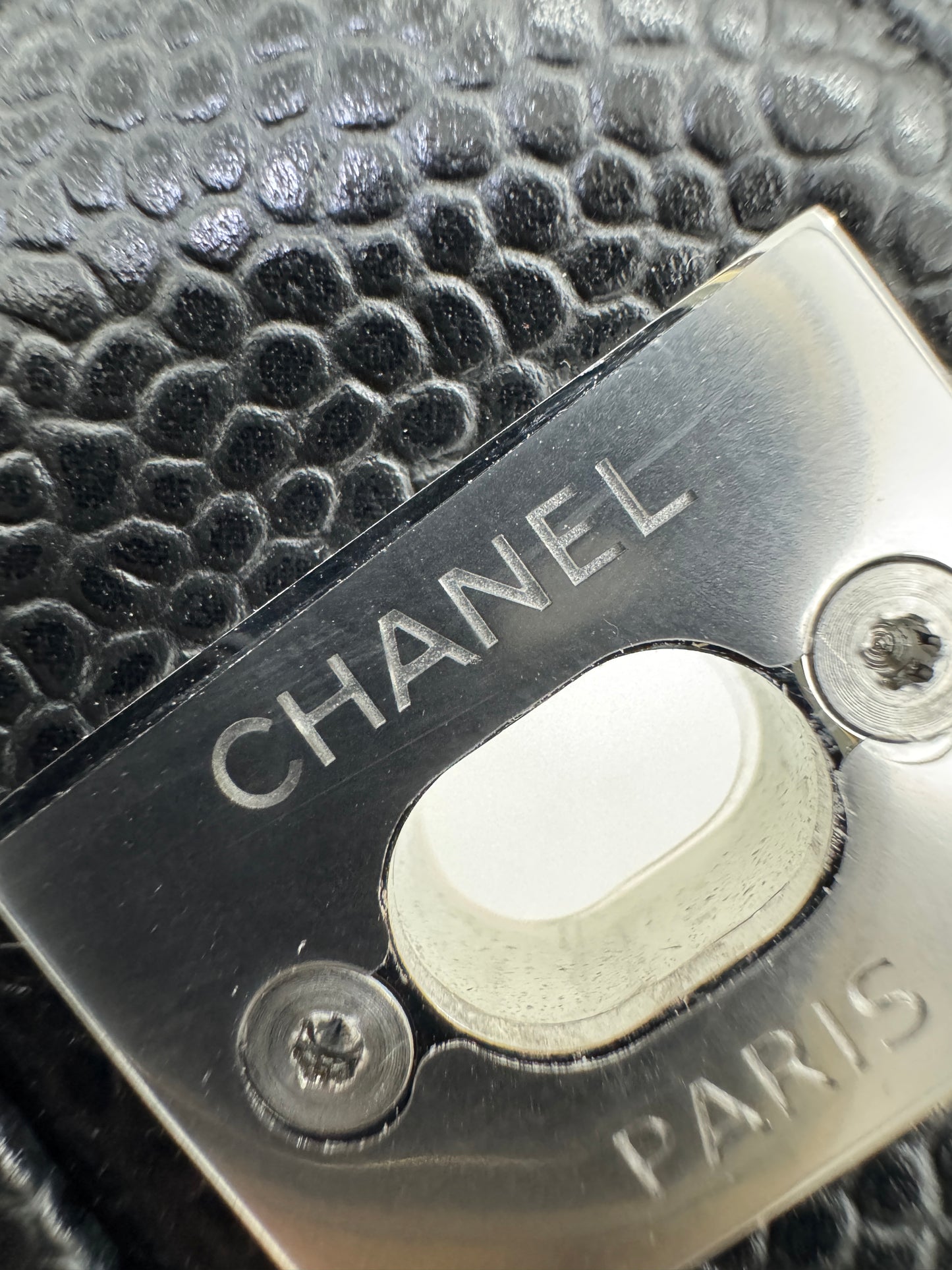 CHANEL CF25 Medium 黑銀牛