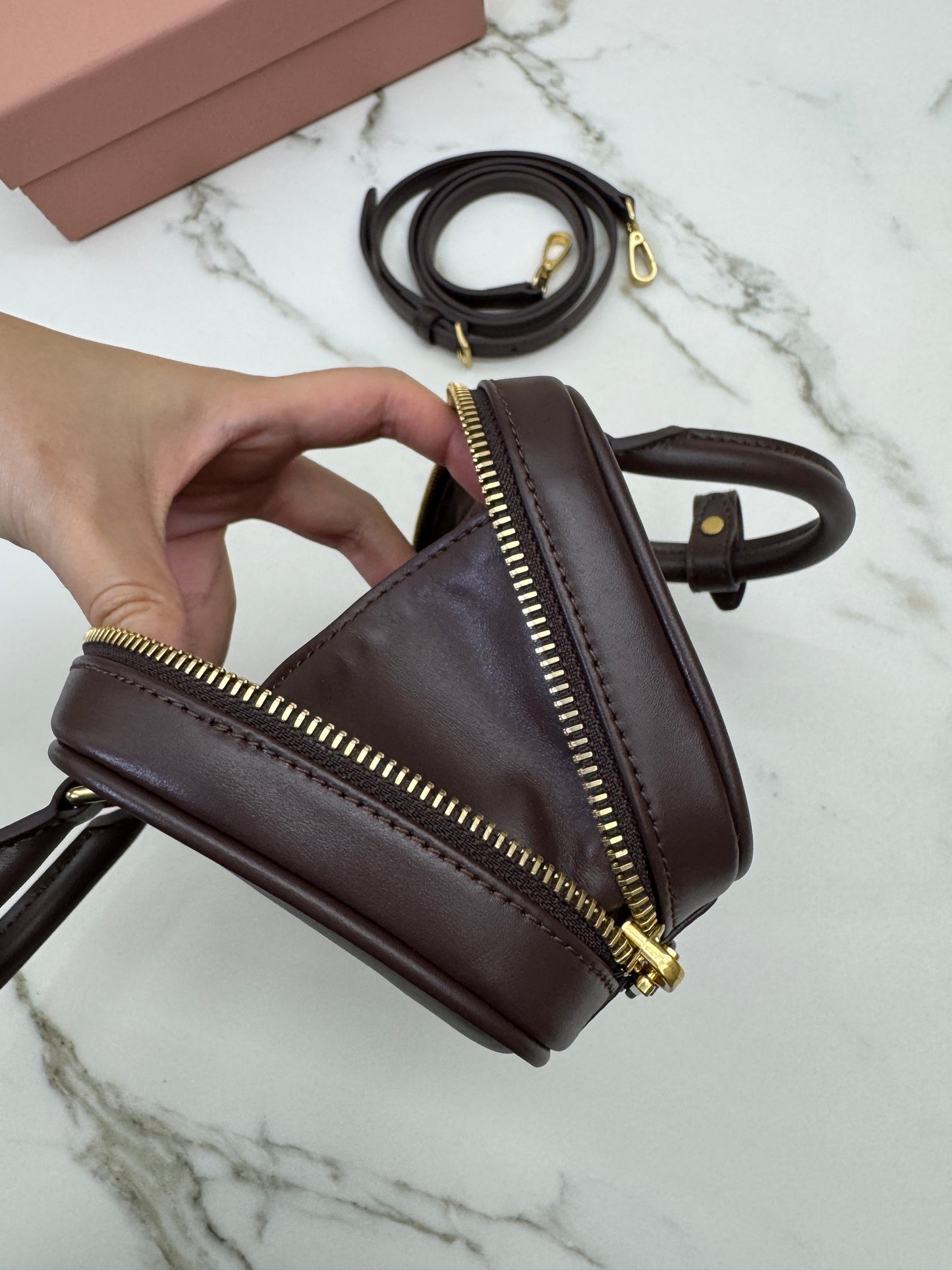 MIU MIU Acardie Regular 石楠木色