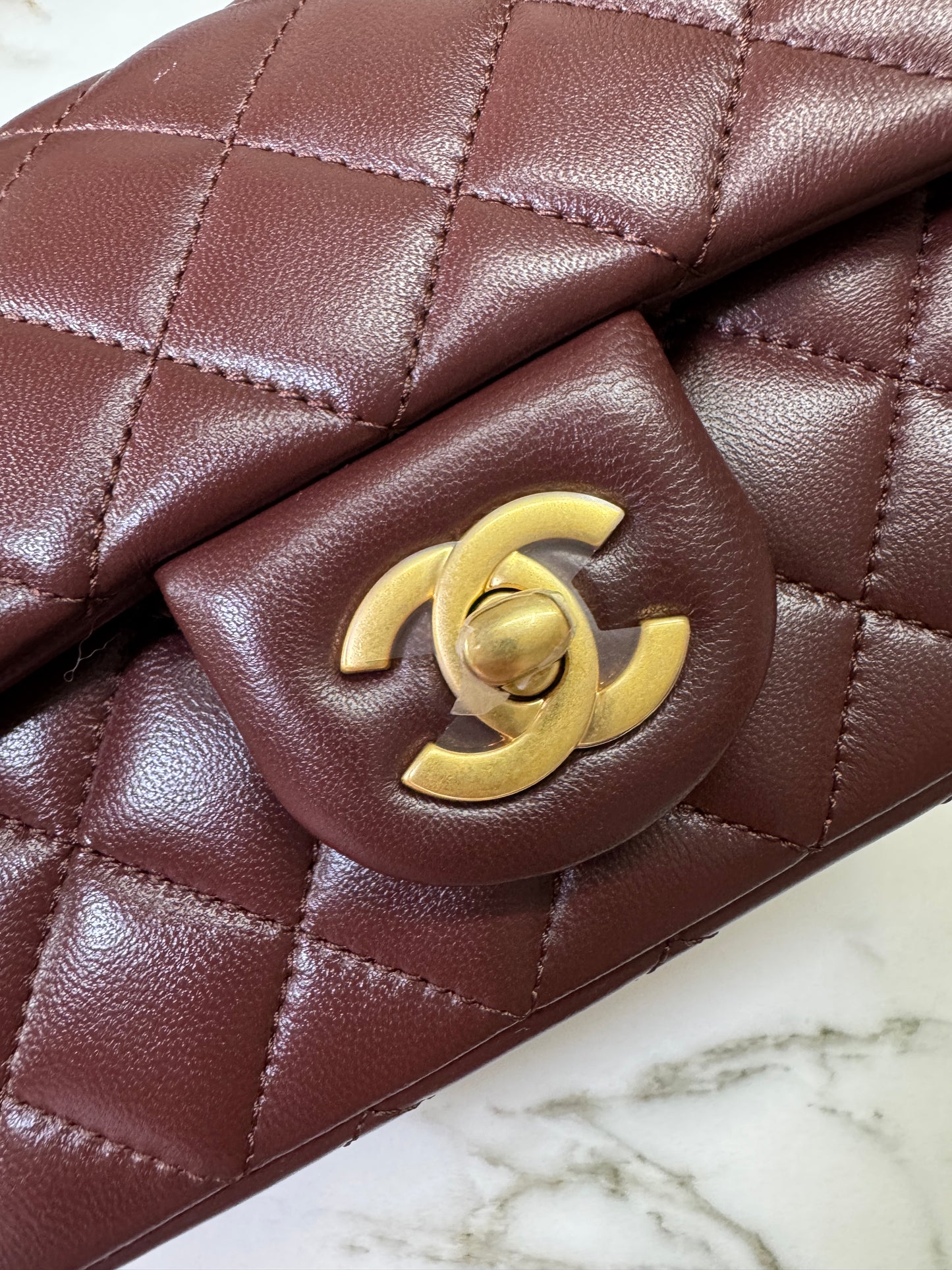 CHANEL 24K金球 20cm 深紅棕色