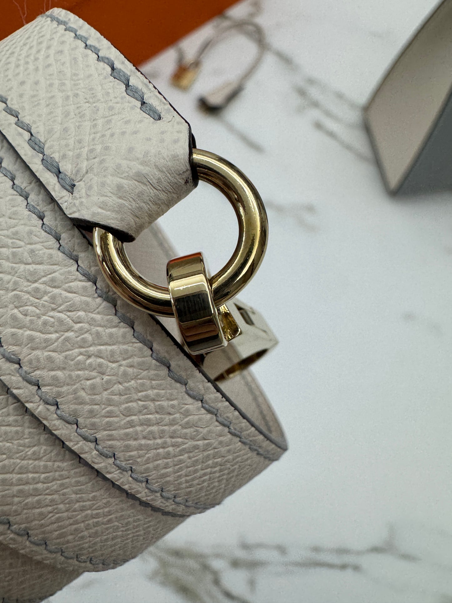 HERMES Kelly 25 冰川藍拼奶昔白 Epsom 香檳金扣 8U Bleu Glacier/ 10 Craie PBHW