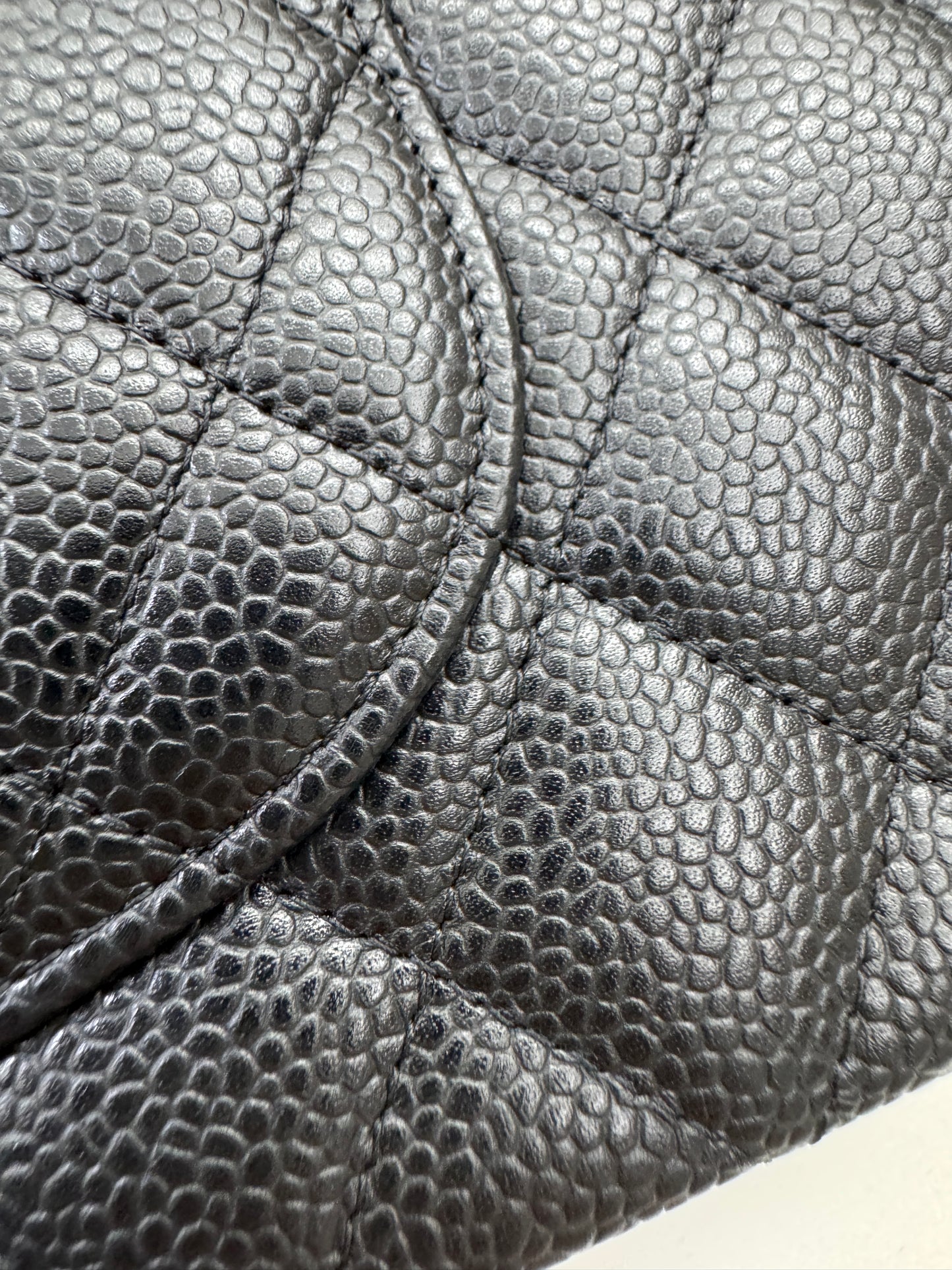 CHANEL CF25 Medium 黑銀牛