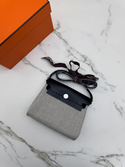 HERMES Mini Herbag 熊貓黑扣