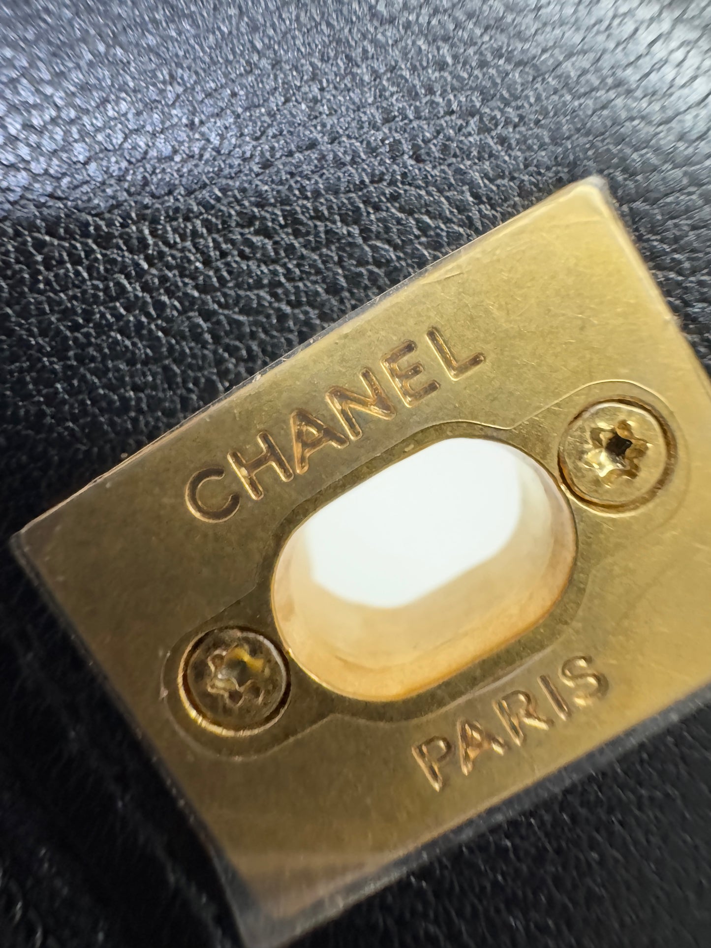 CHANEL 金球woc