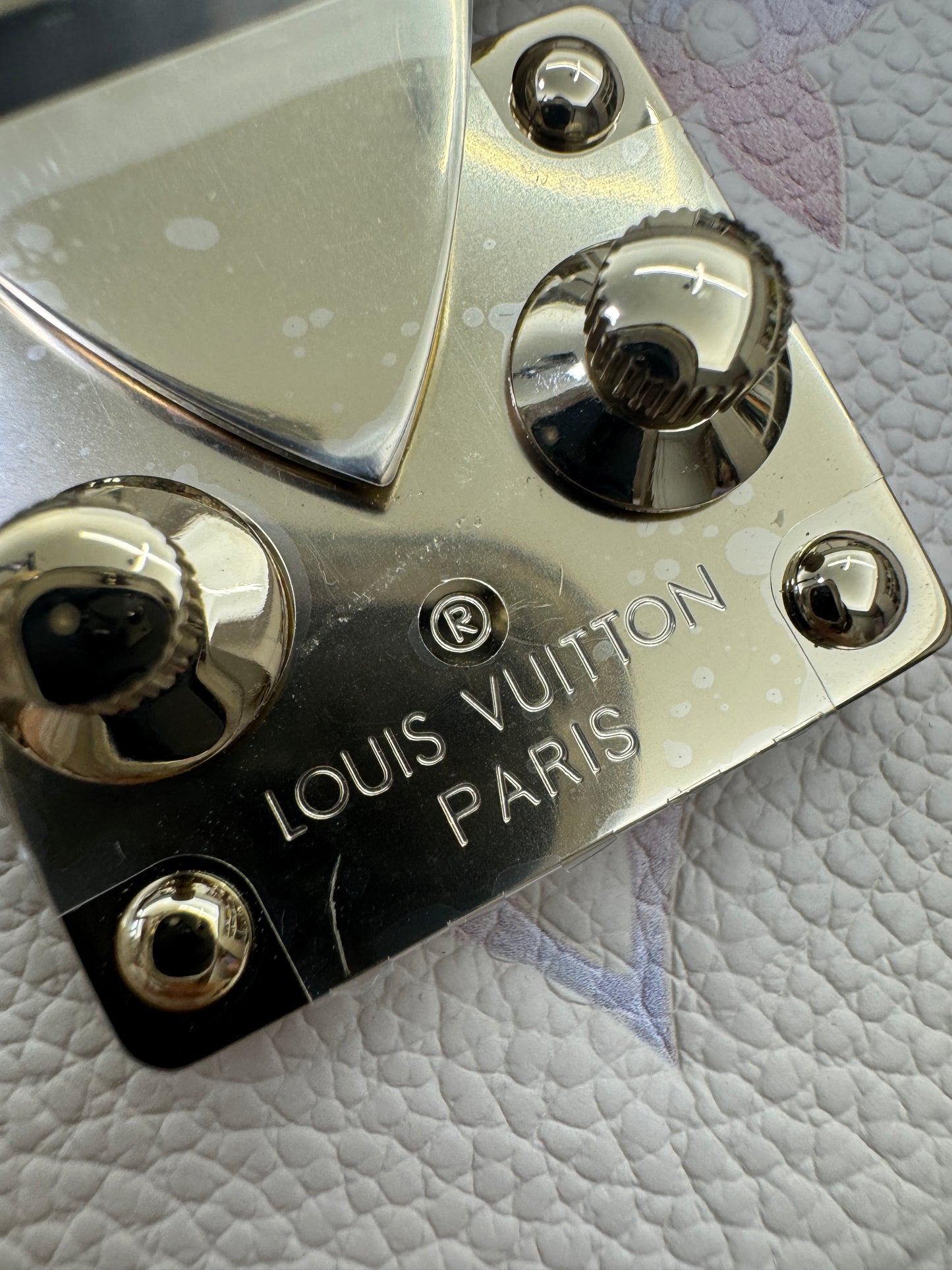 LV Pochette Metis East-West 漸變紫