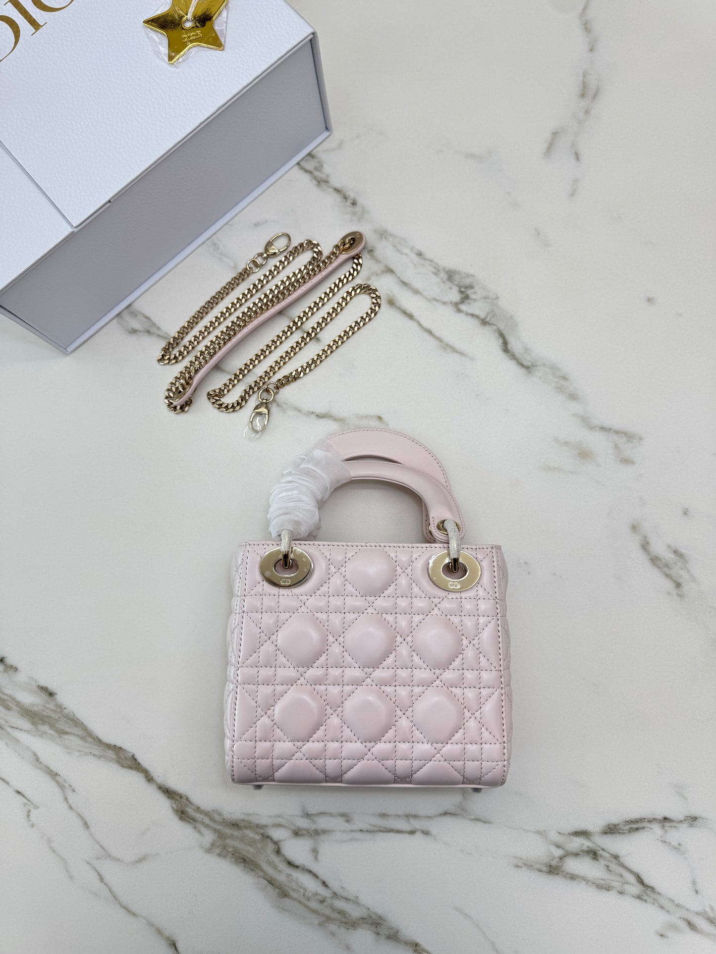 DIOR Mini Lady Dior 羊皮三格 淡粉色