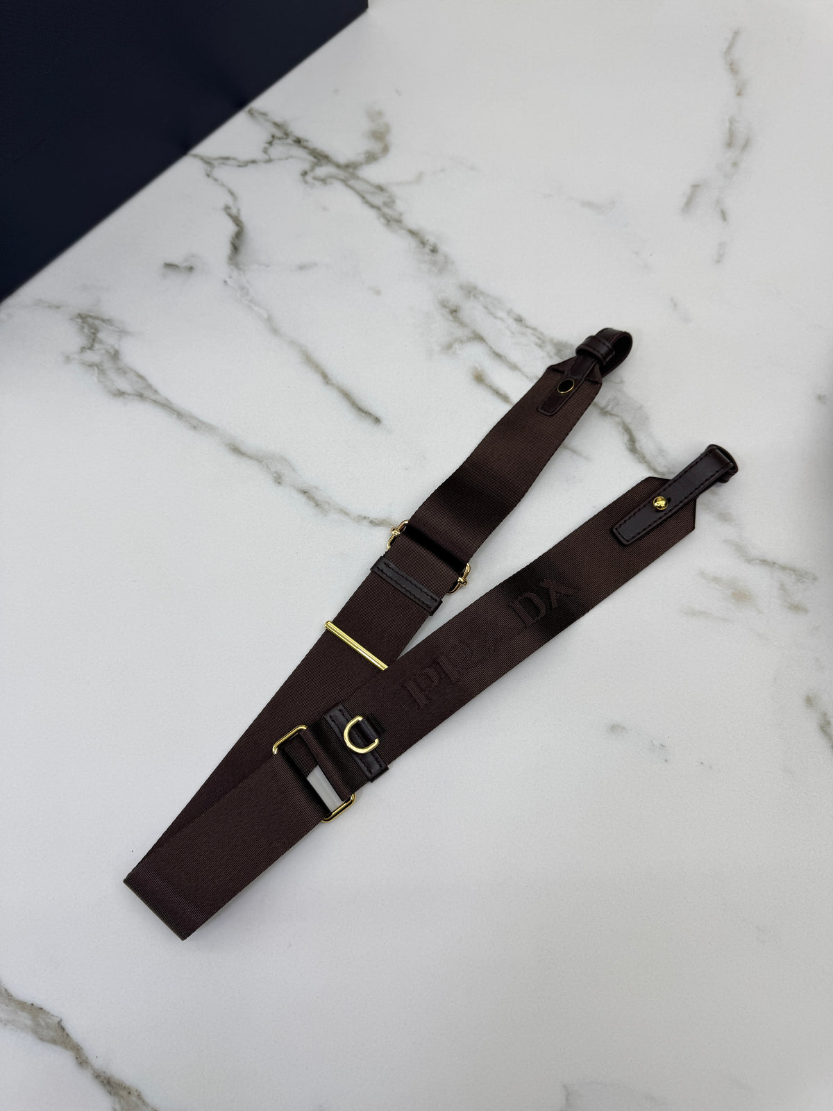 PRADA Re-nylon Explore Large 深棕色