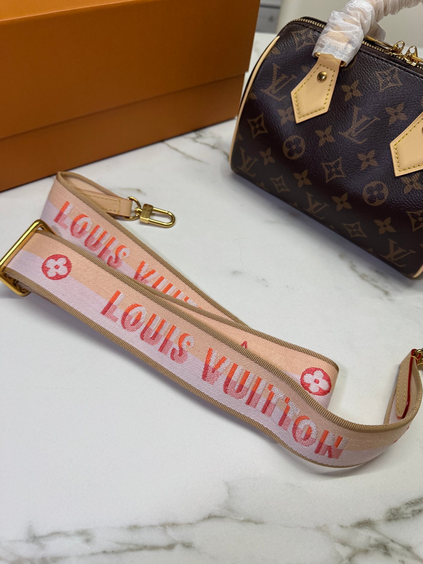 LV Speedy 20 粉橙色肩帶
