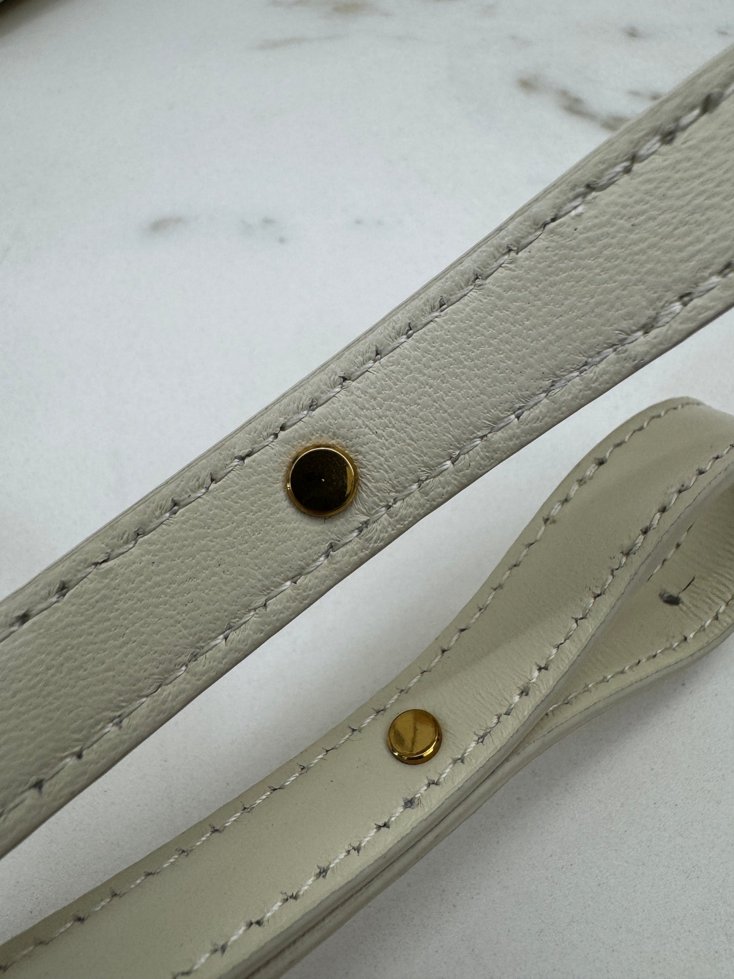 BV Parachute Small 海鹽白 Sea Salt