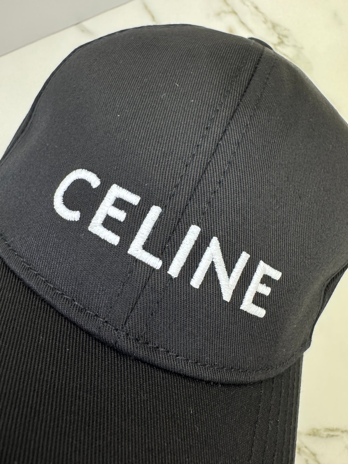 CELINE 字母鴨舌帽