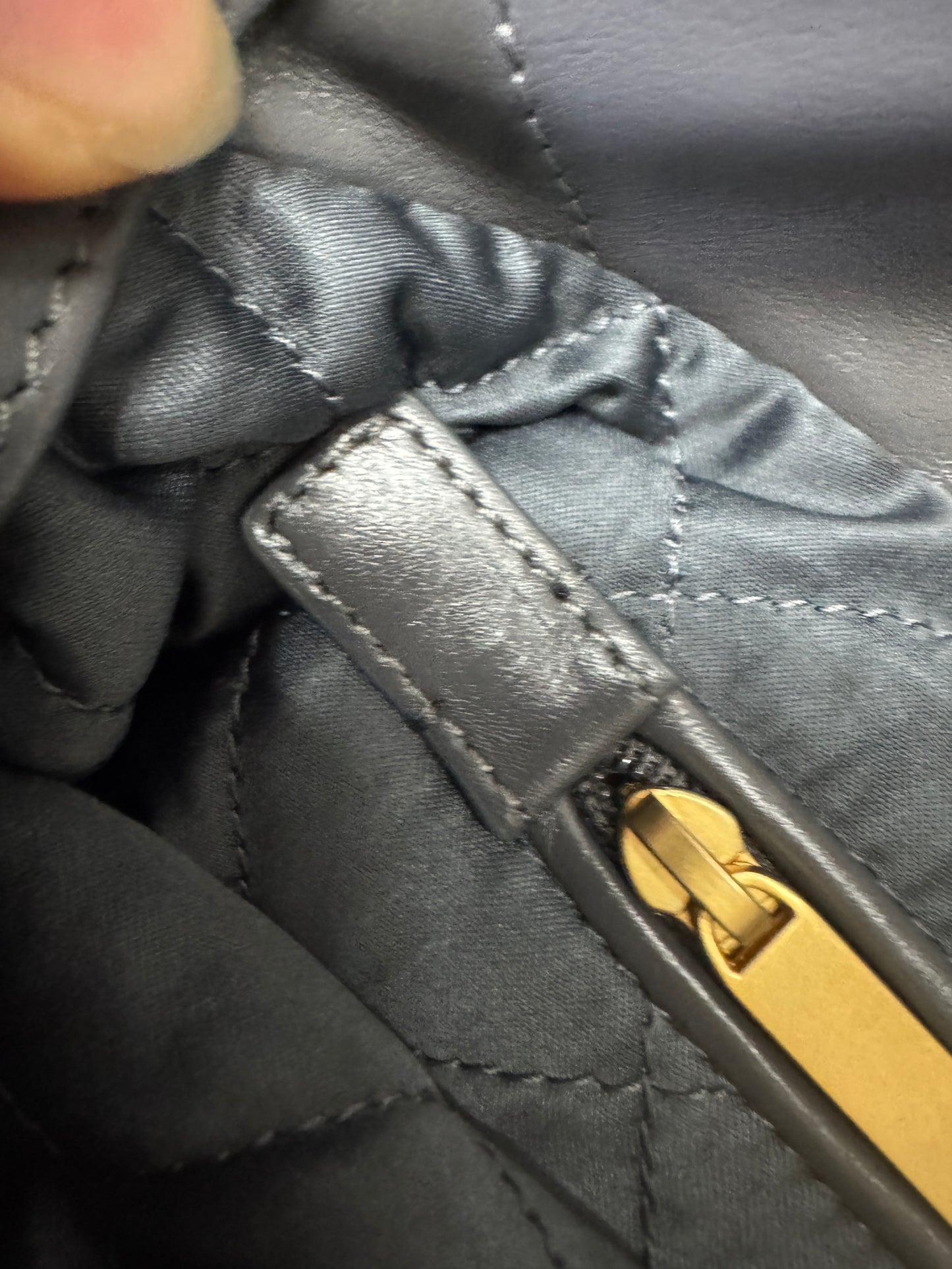 CHANEL 22Bag 小號 深灰色