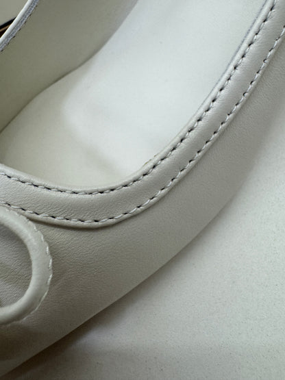 JIMMY CHOO 方頭珍珠拼鑽蝴蝶結 米白