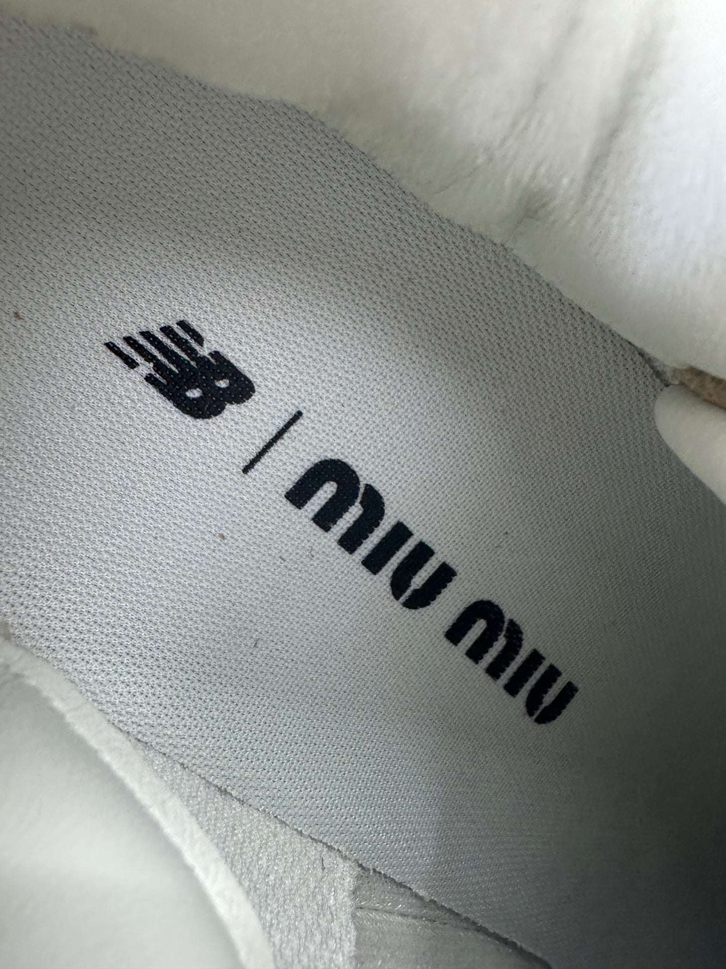 MIU MIU X NB 530 卡其淺棕色運動鞋