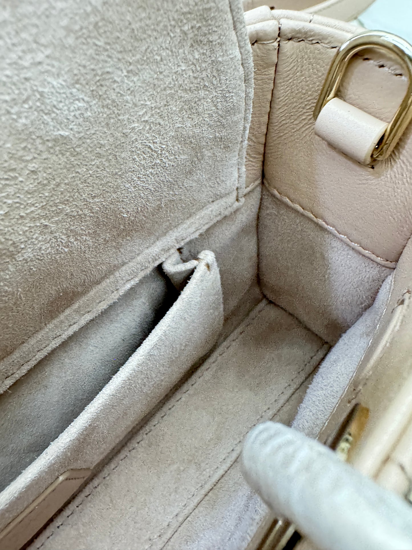 DIOR D-Joy Small 胭脂米 Powder Beige￼