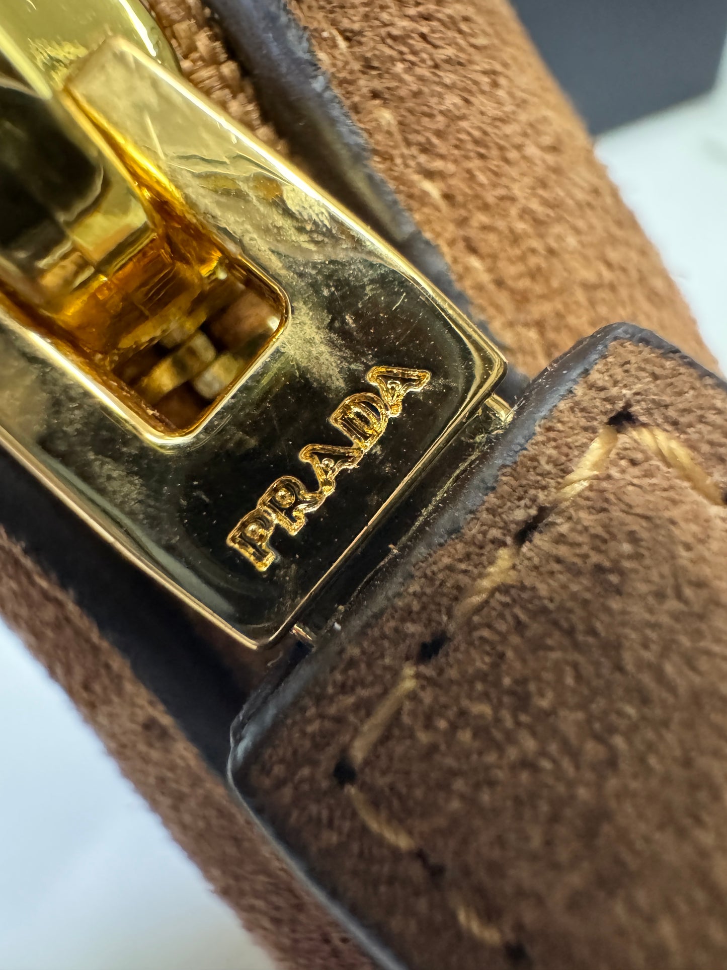 PRADA 半月包 麂皮棕色