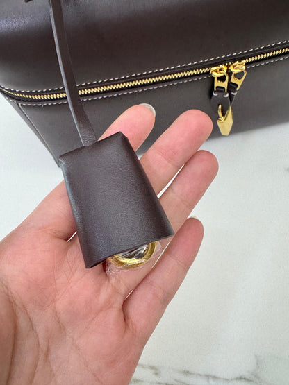 LORO PIANA Extra Bag 27 Dark Chocolate