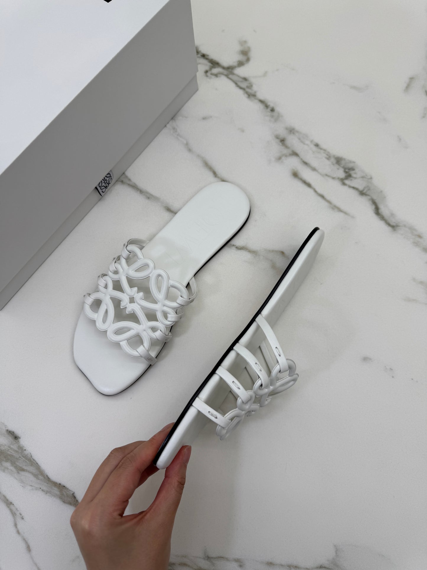 LOEWE Anagram 拖鞋