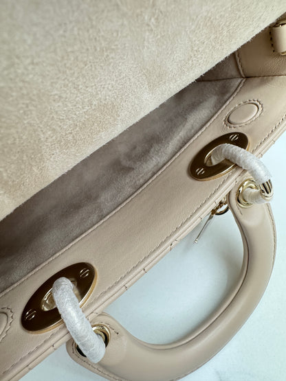 DIOR D-Joy Small 胭脂米 Powder Beige￼