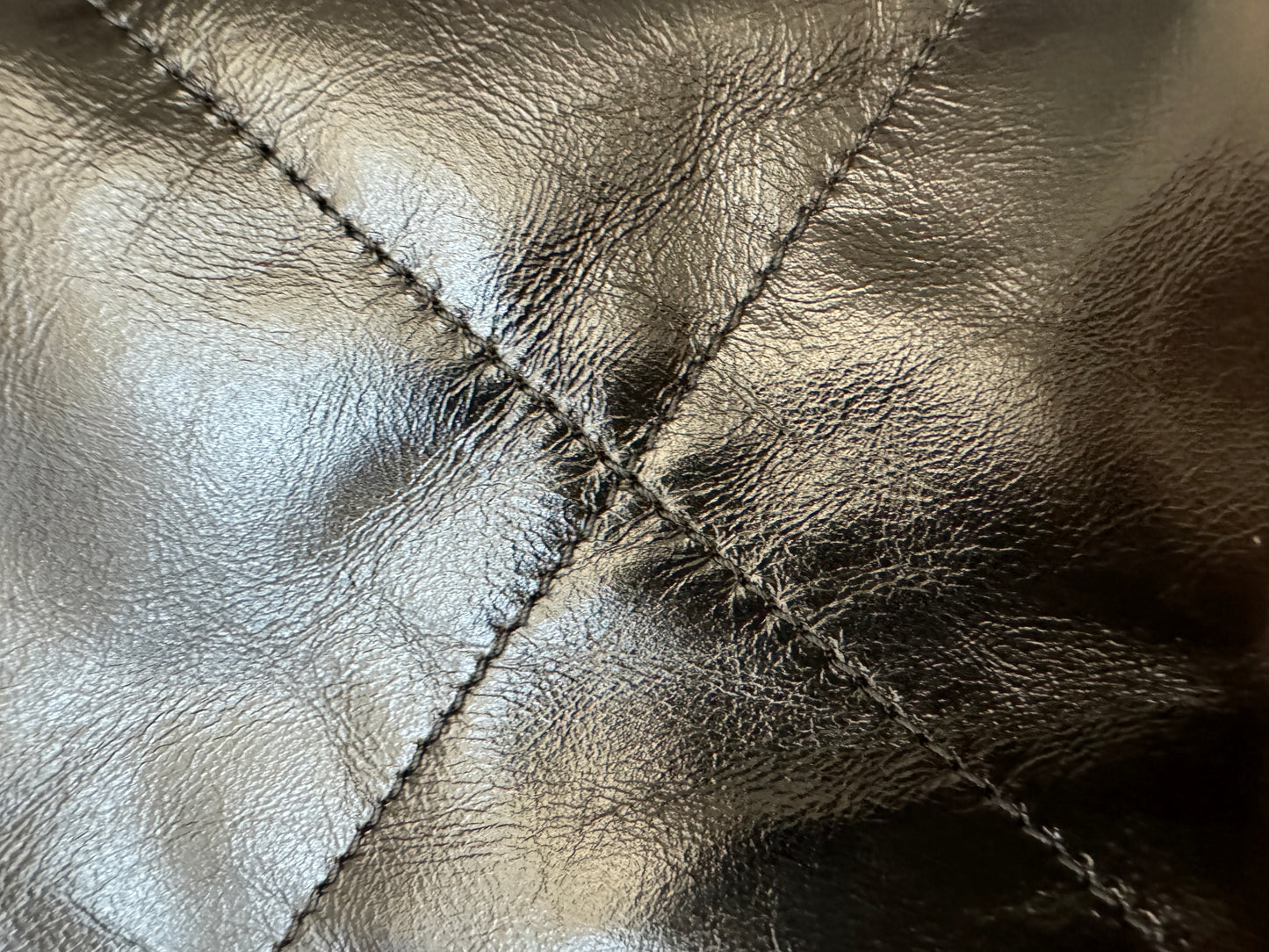 CHANEL mini 22 so black