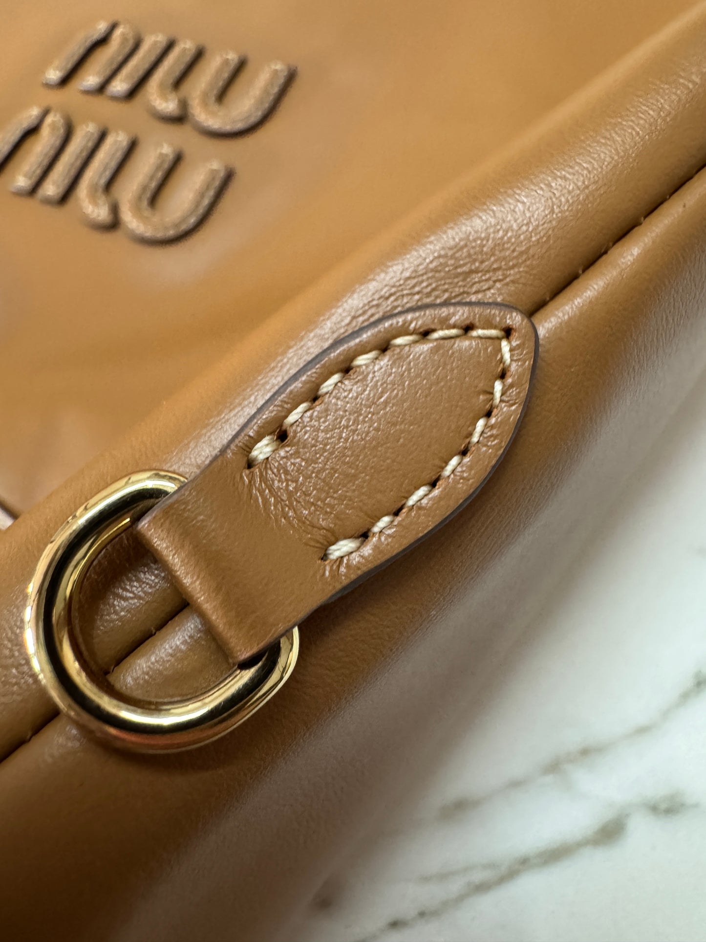 MIU MIU Ivy Tote Regular 淺棕色