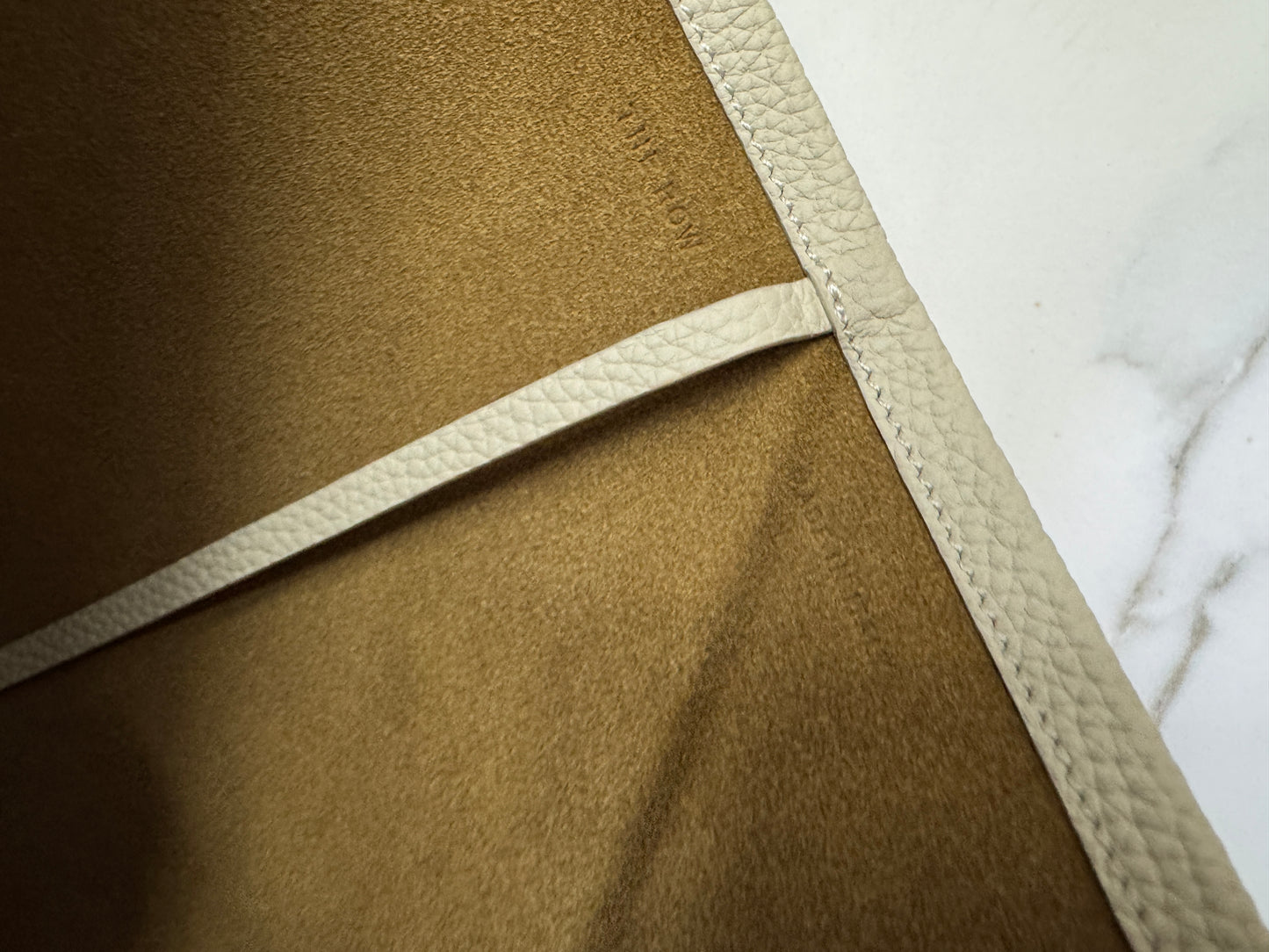 THE ROW N/S Park 奶白色 Medium