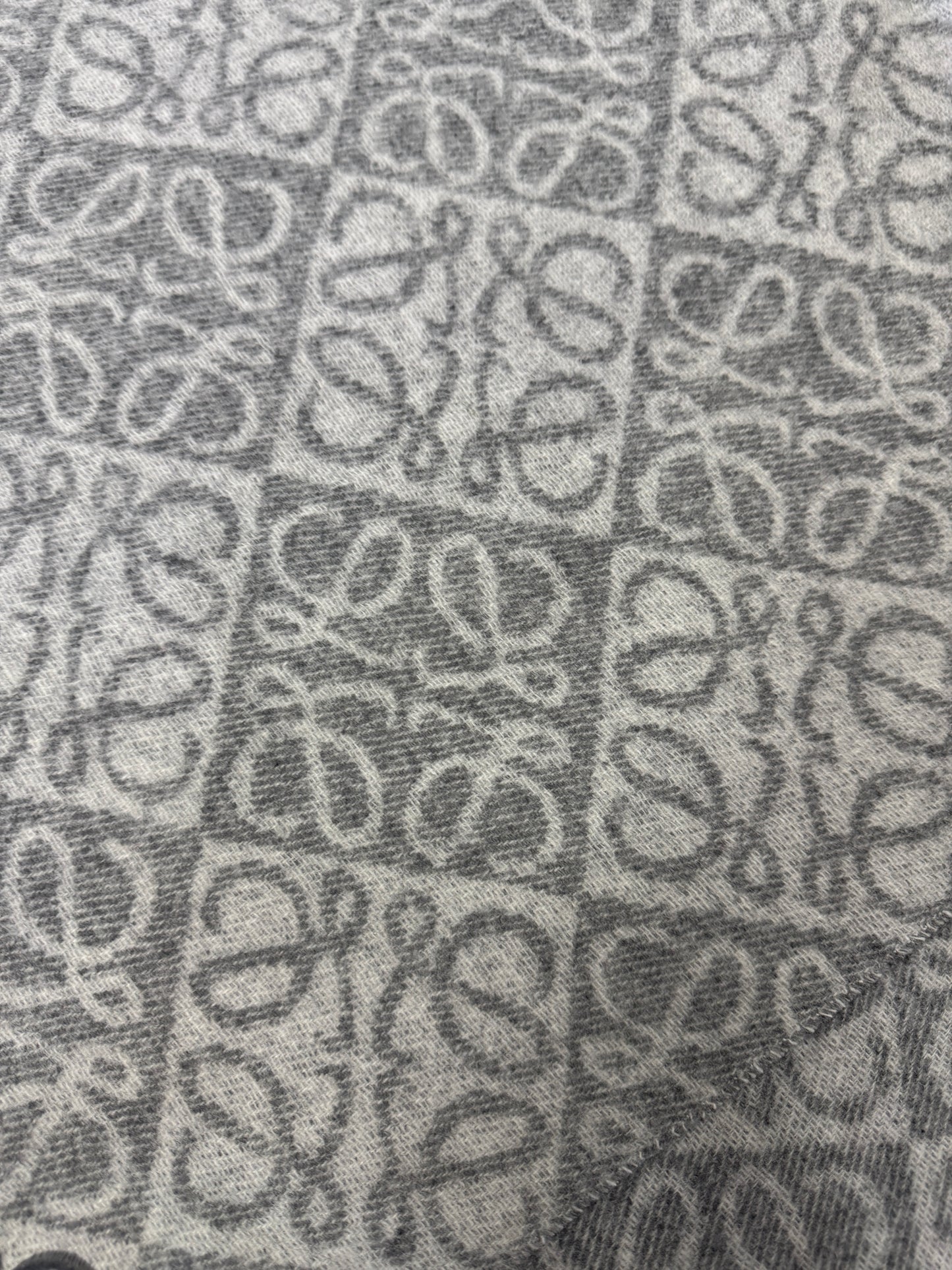LOEWE Scarf 淺灰 3D Logo 180cm