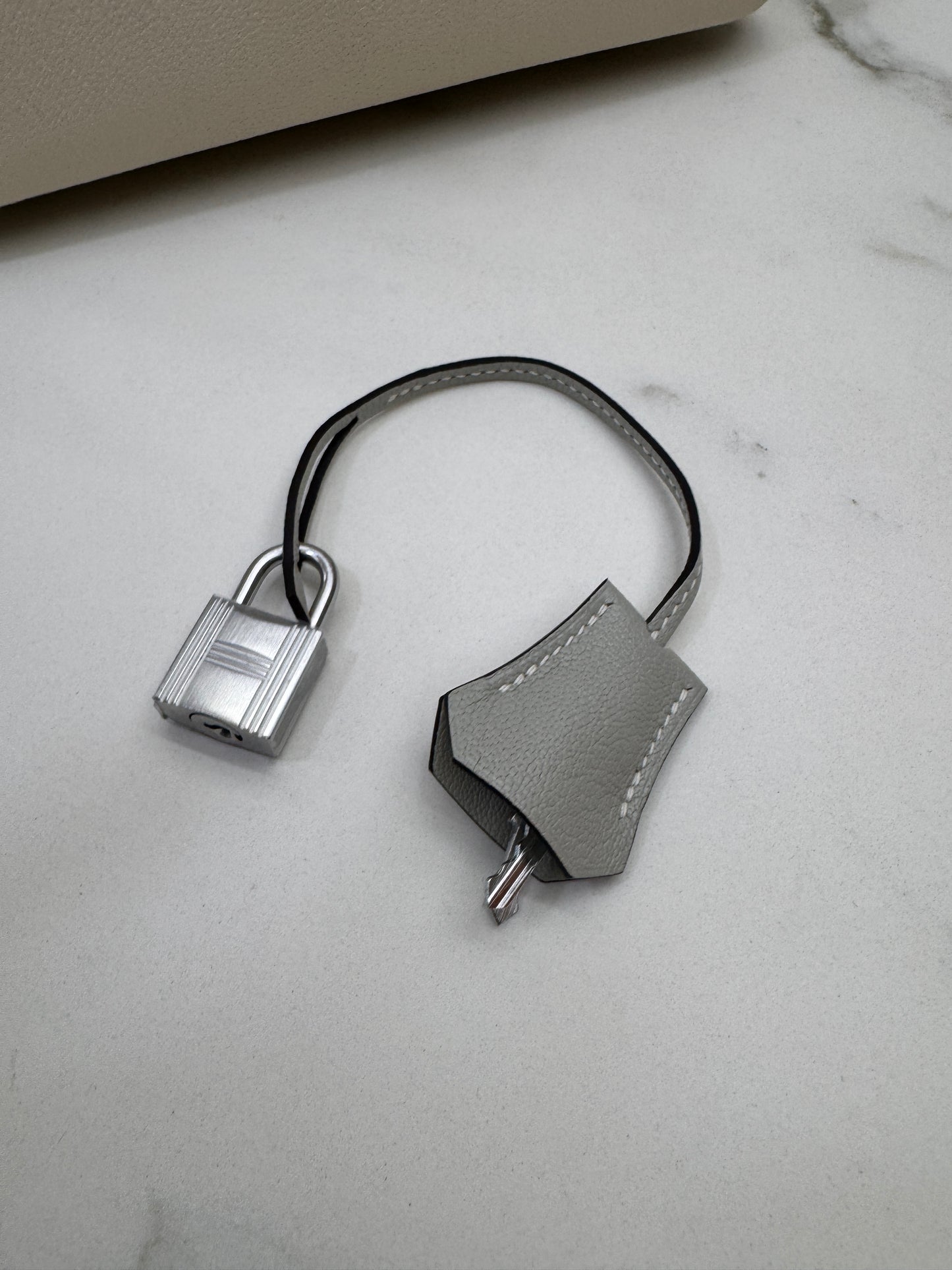 HERMES Birkin 25 SO 奶昔白拼珍珠灰 山羊皮 拉絲銀扣