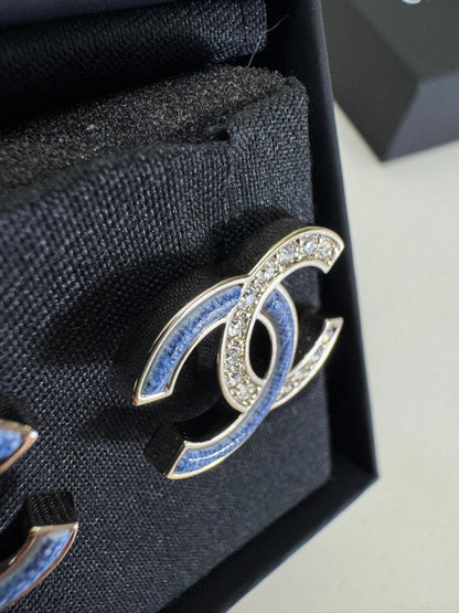 CHANEL 26C 牛仔藍拼鑽耳環