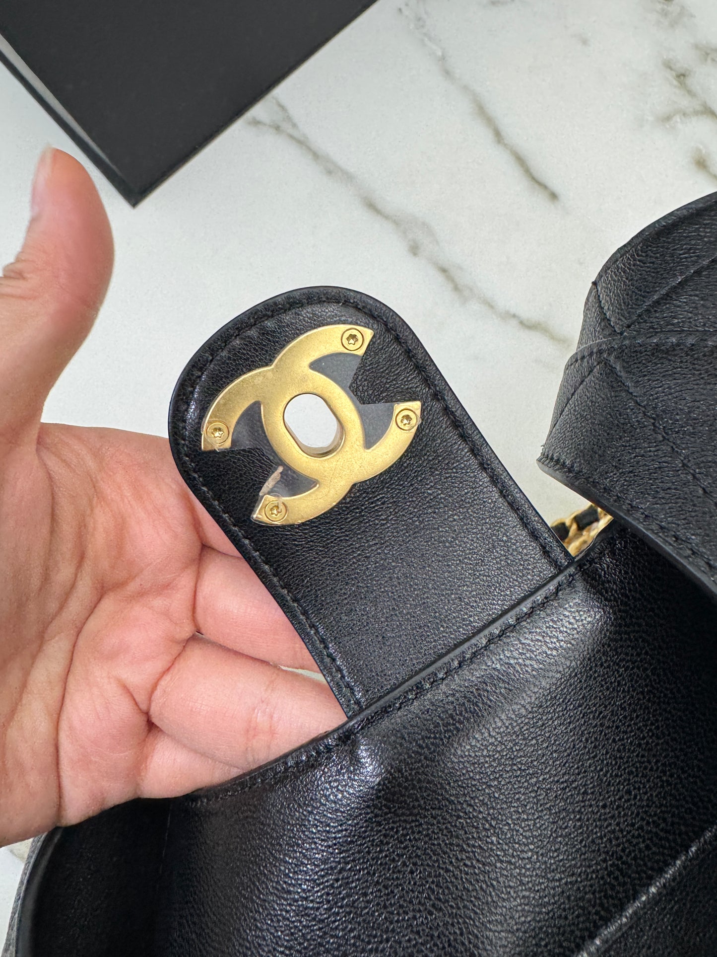 CHANEL 25P Hobo Small