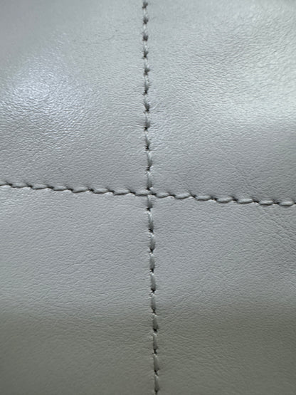 CHANEL Mini 22 Bag 白金