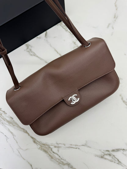 CHANEL 26S Maxi Flap Small 32cm 淺棕色